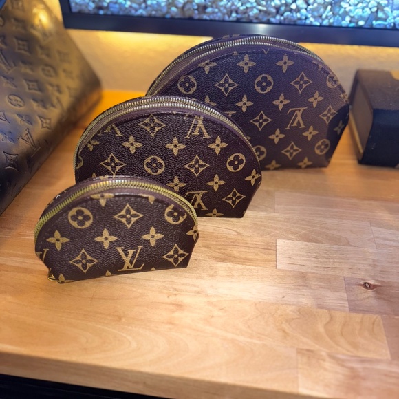 Louie Vuitton Handbag Purse - Picture 6 of 7